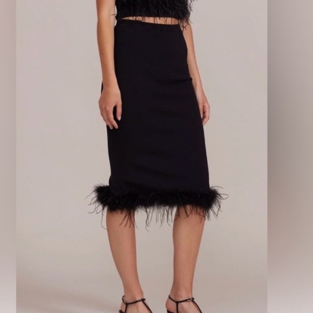 LUCY PARIS | NEW Black Feather Trim Jamila Knee Length Skirt Women’s Size Small